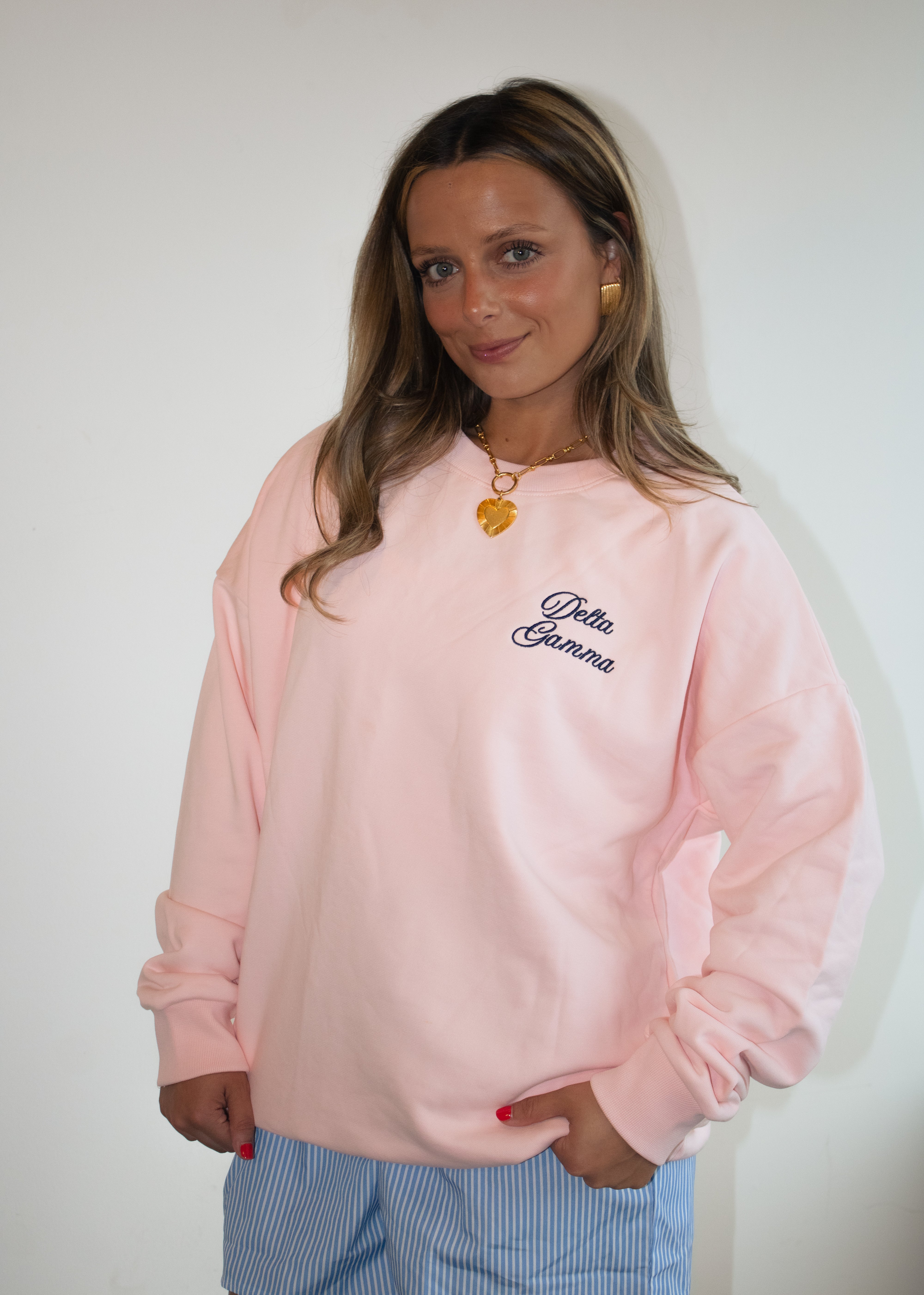 DG Crewneck in Baby Pink